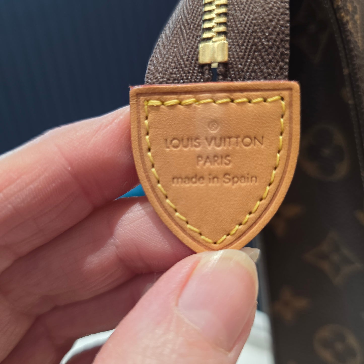 Louis Vuitton Poche Toilette 26