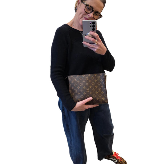 Louis Vuitton Poche Toilette 26