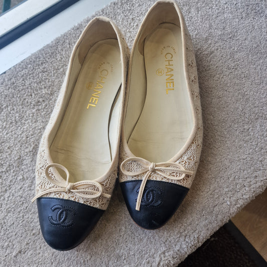 Chanel Cream Pumps - 5