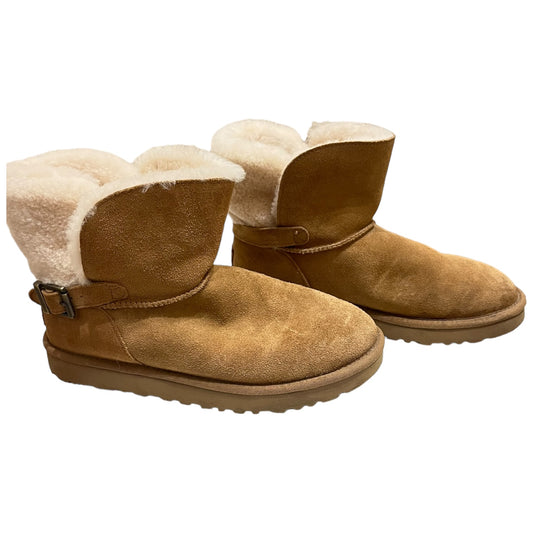 UGG Short Boot in Chestnut