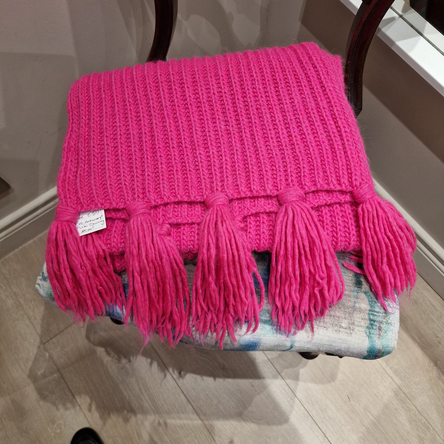 Essentiel Antwerp Neon pink chunky knit scarf