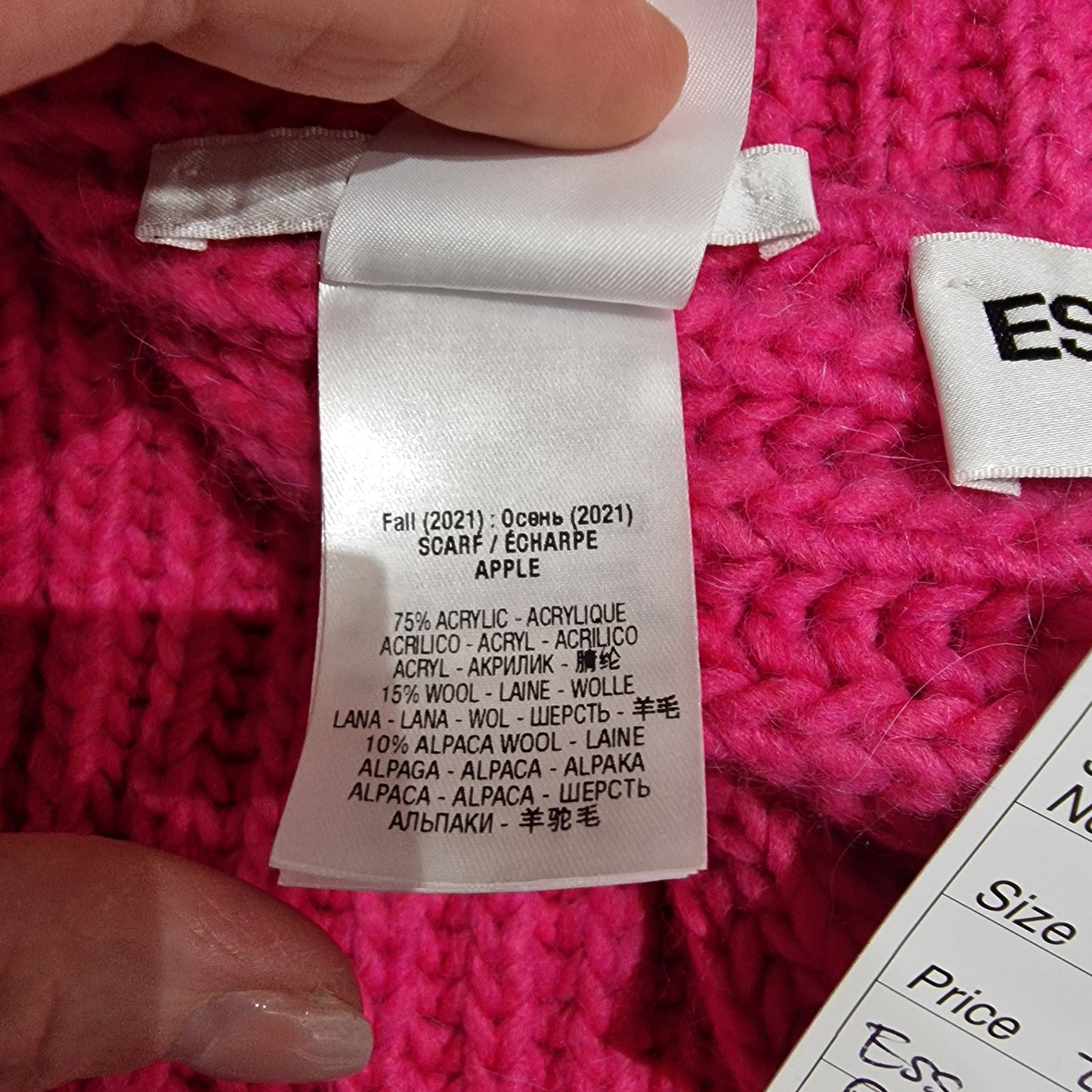 Essentiel Antwerp Neon pink chunky knit scarf