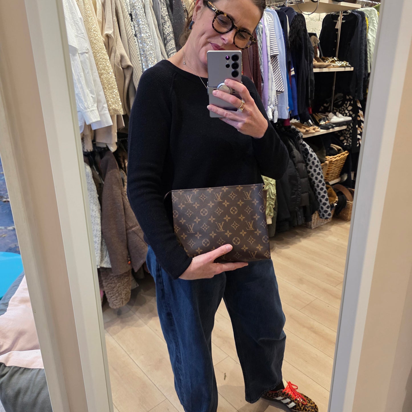 Louis Vuitton Poche Toilette 26