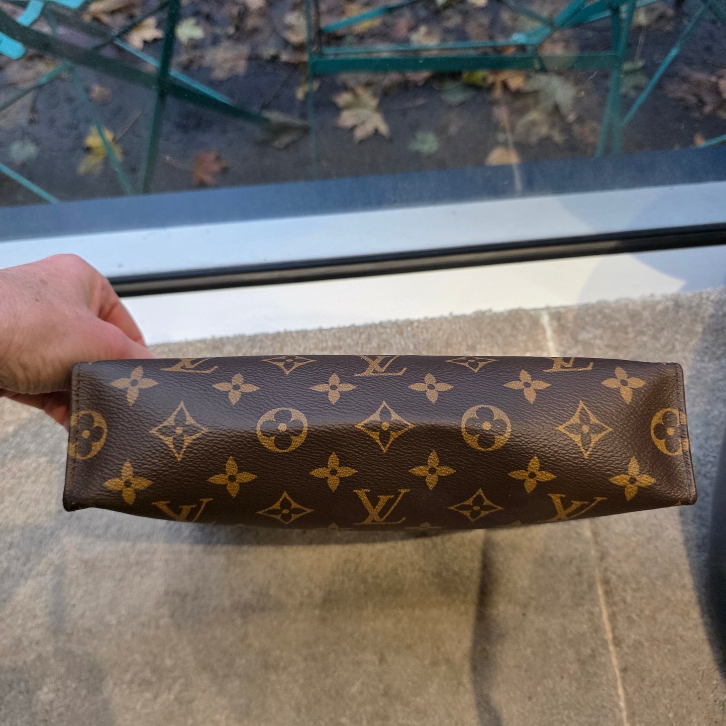 Louis Vuitton Poche Toilette 26