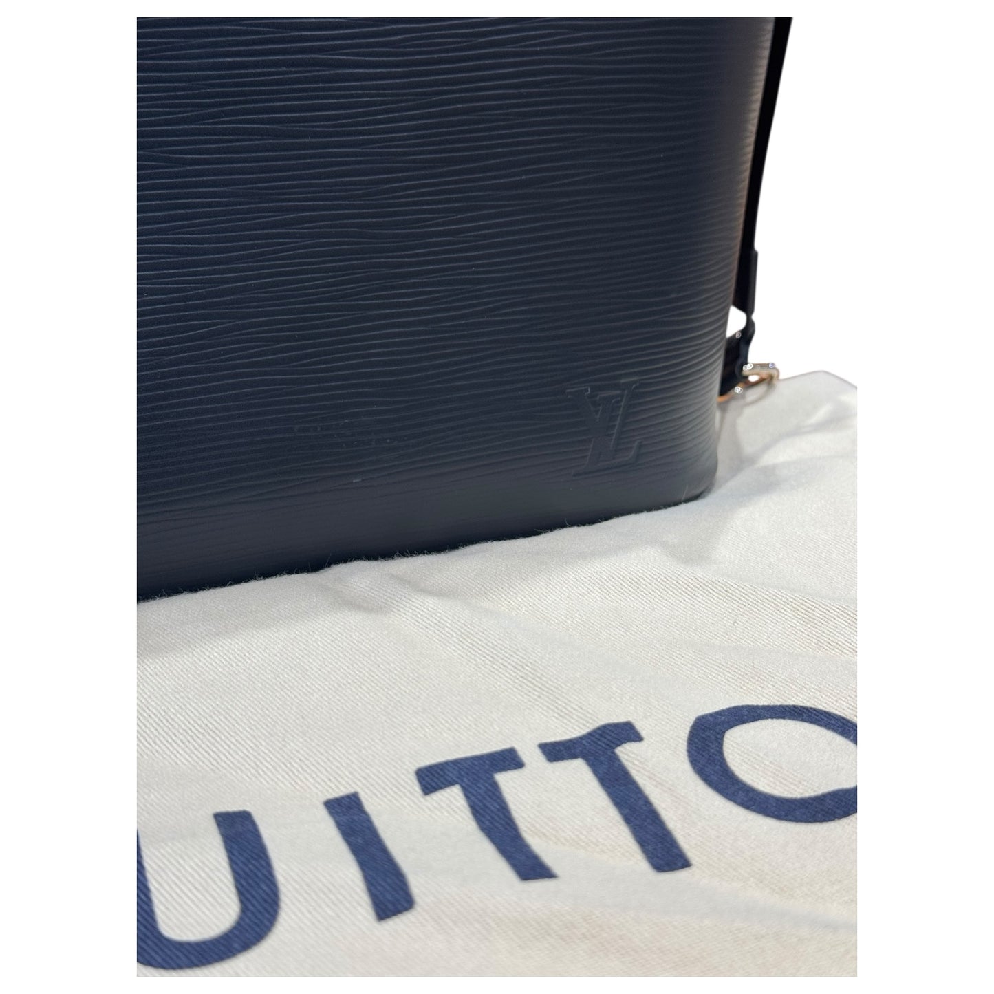 Louis Vuitton Black Neverfull MM Tote Bag