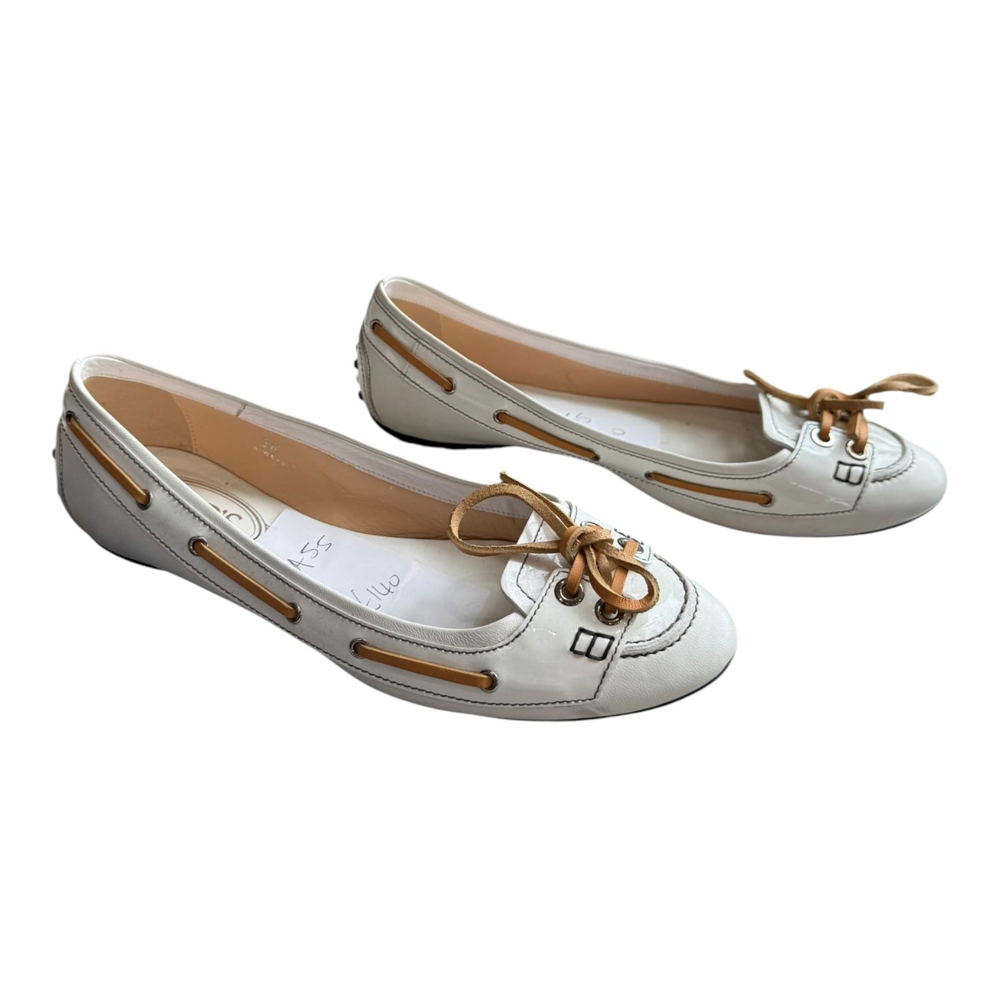 Tod's White Leather Driving Flat Pumps - 38/5