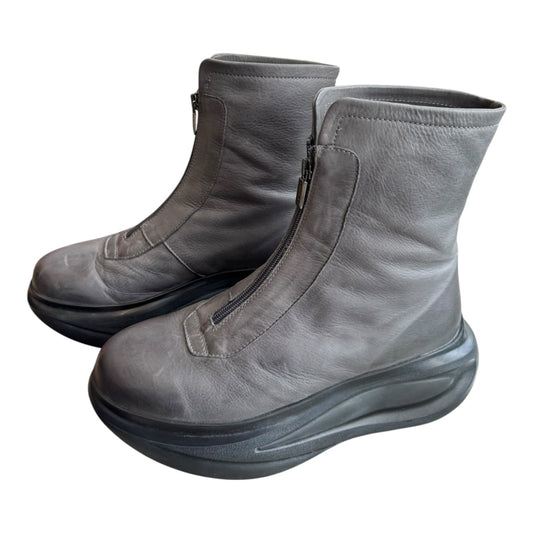 Lofina Grey Boots with Front Zip - 39/6