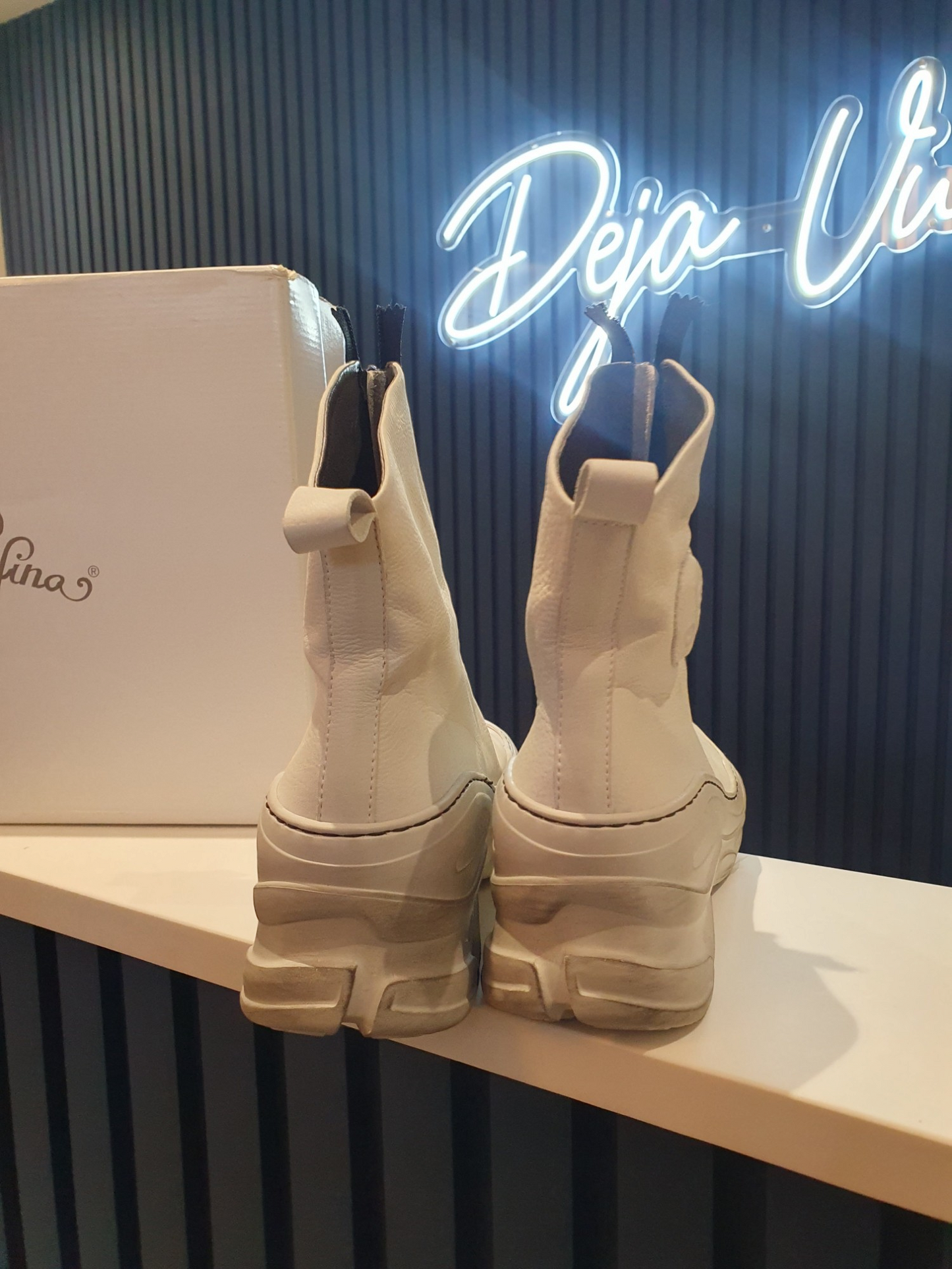 Lofina White boots, brand new, size 39/6