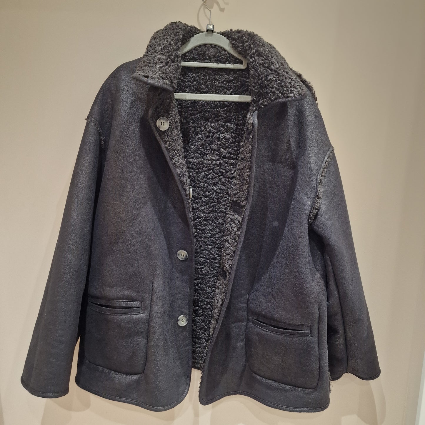 BDG Reversible Shearling OS XS