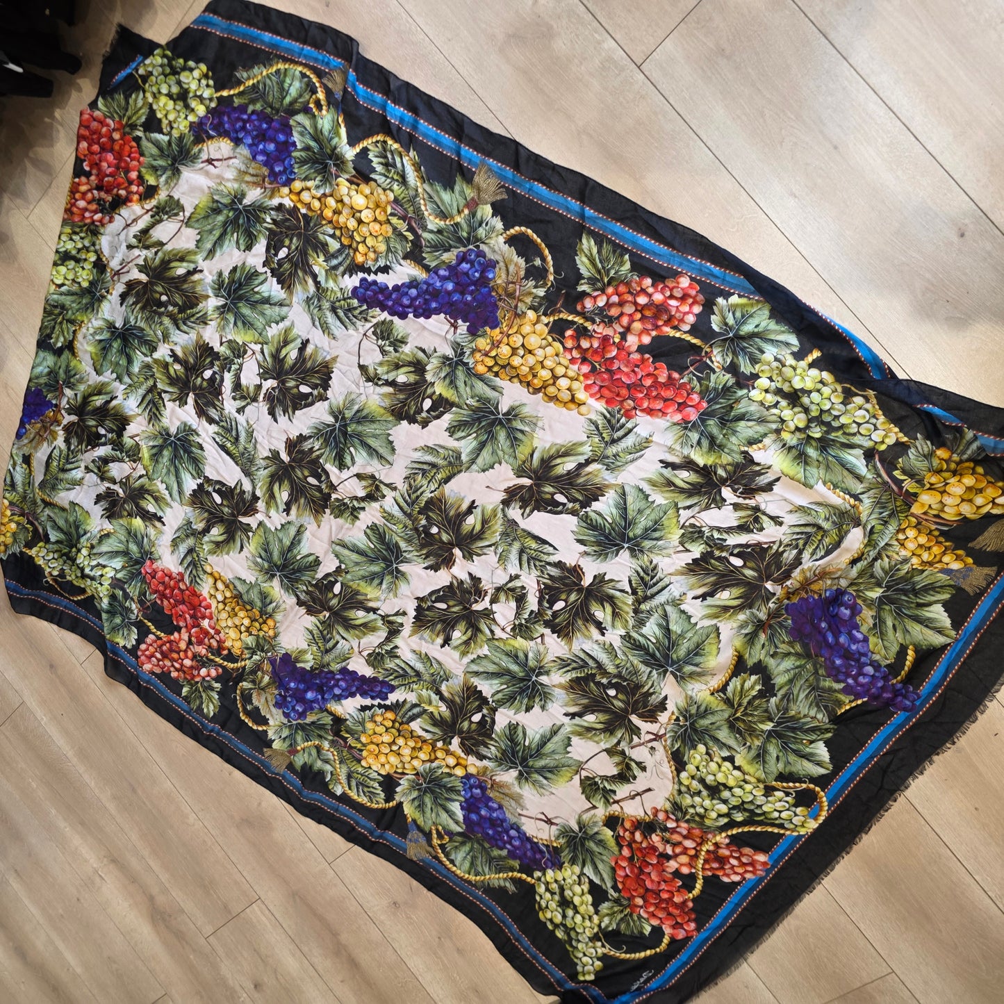 Dolce & Gabbana Vineyard Print Cashmere Blend Shawl