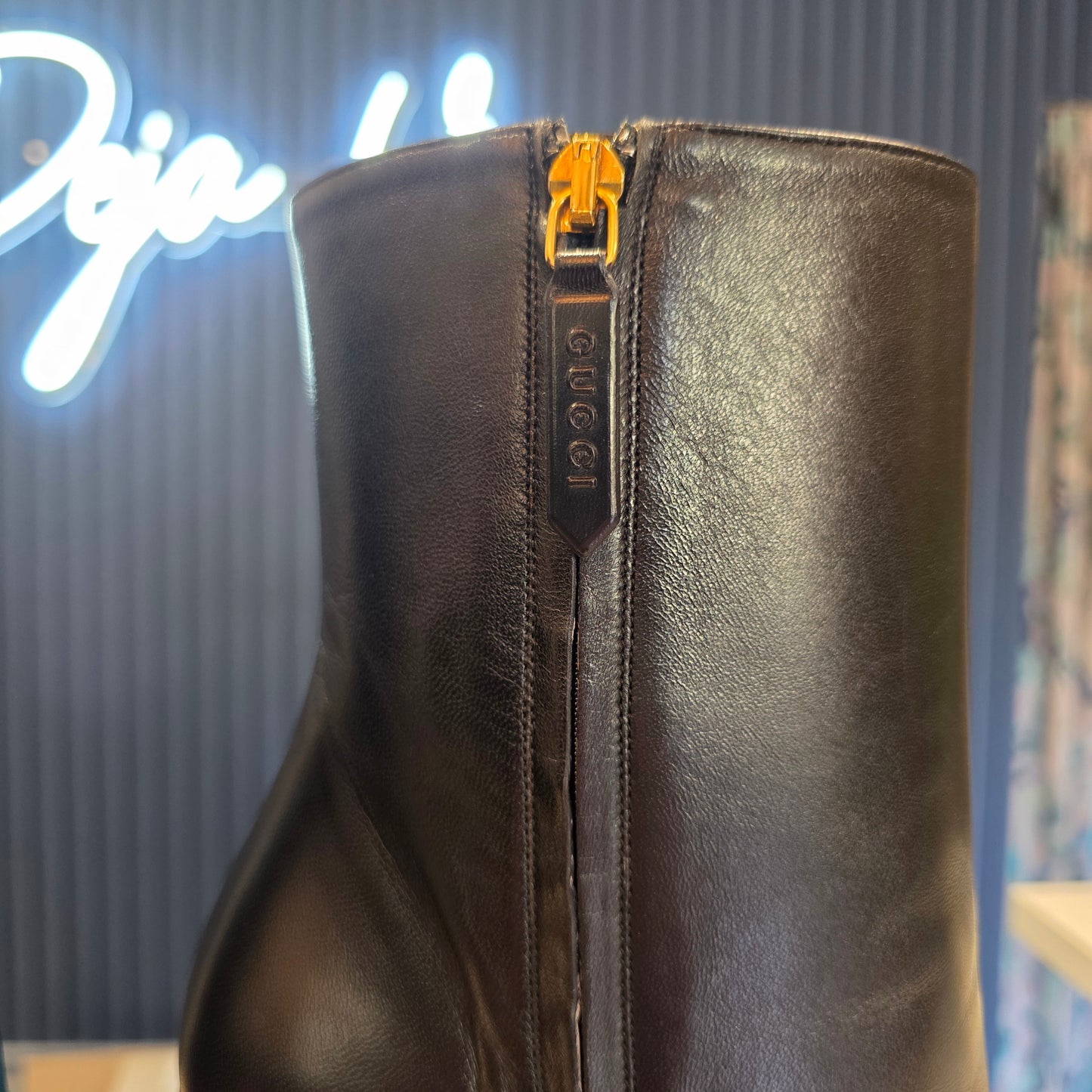 Gucci Black Leather Heeled Boots - 40/7 NEW