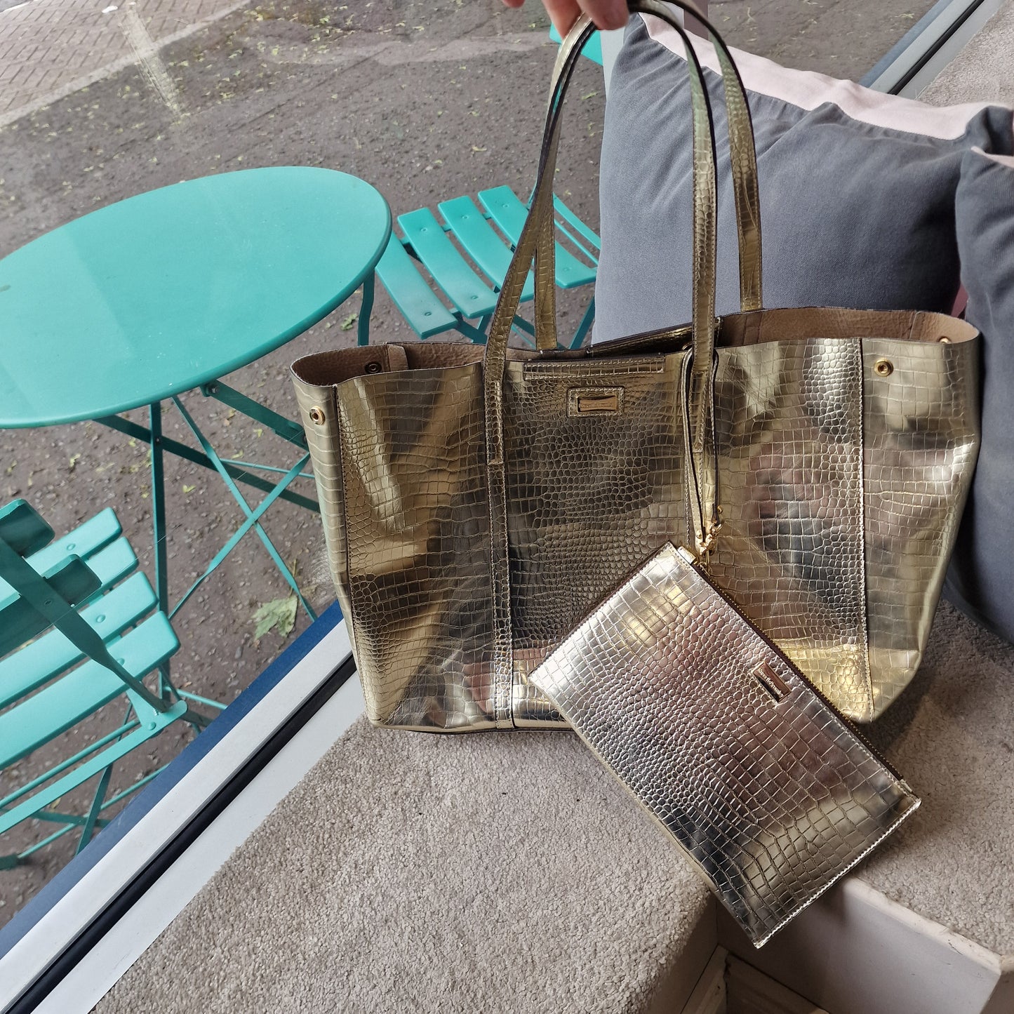 Russell and Bromley Gold Shopper