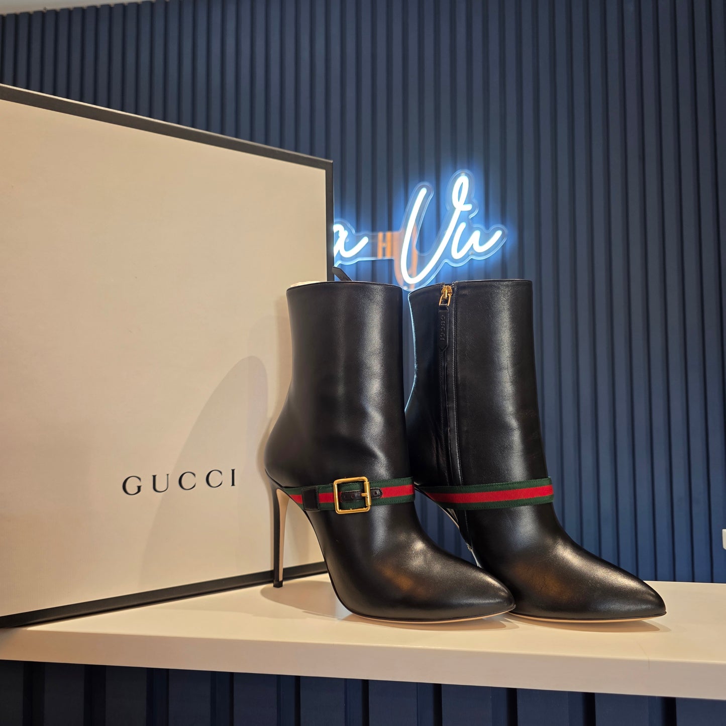 Gucci Black Leather Heeled Boots - 40/7 NEW