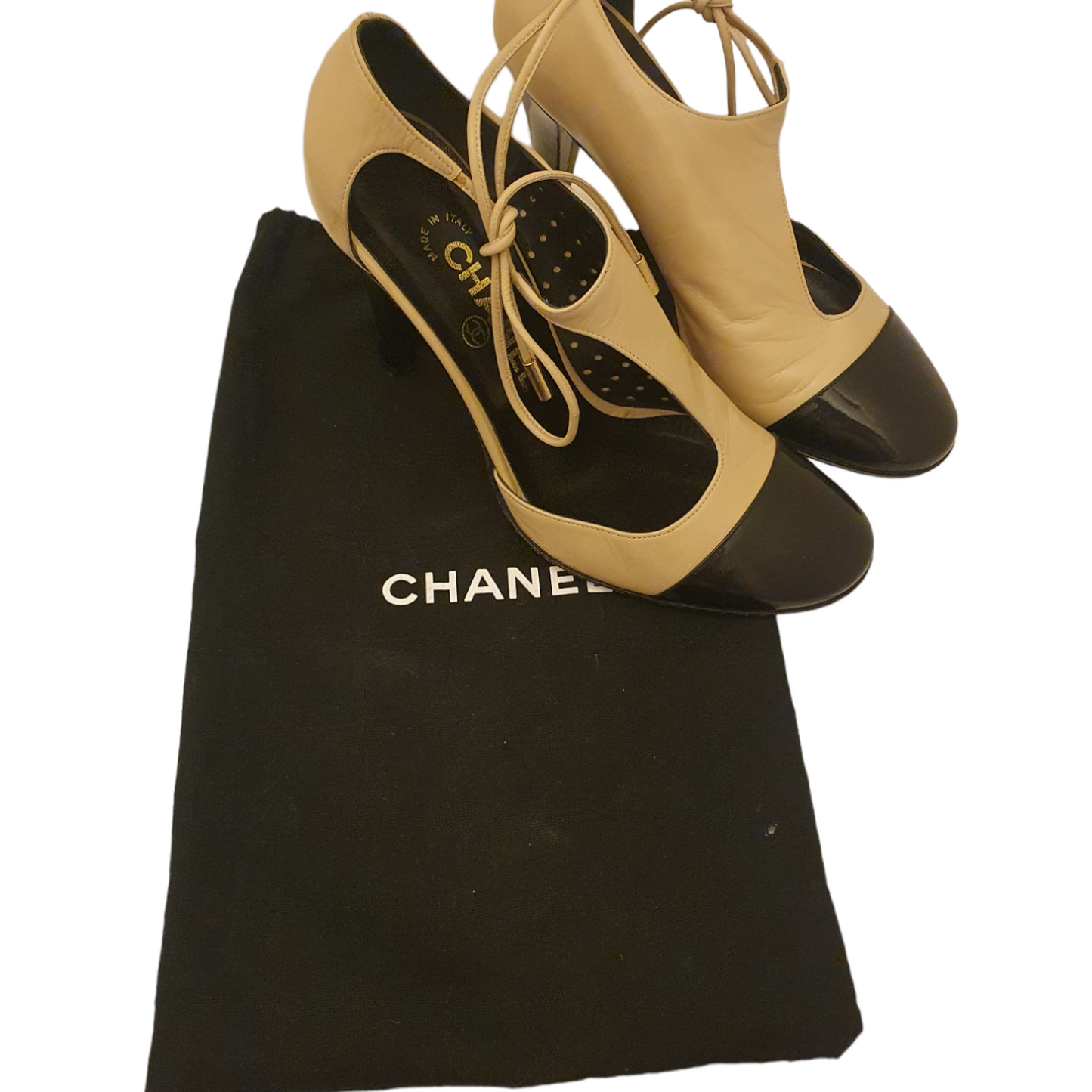 Chanel Black and cream heeled shoes, size 4/37