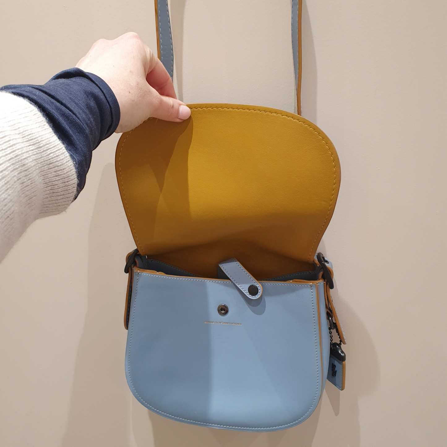 Coach Baby blue leather saddle bag, 23