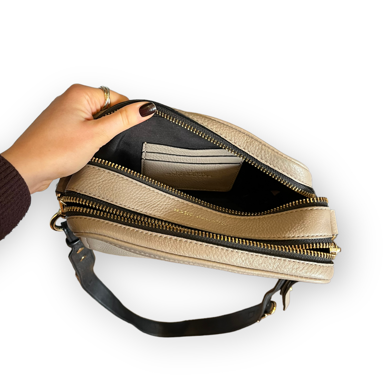 Marc jacobs 2025 taupe crossbody